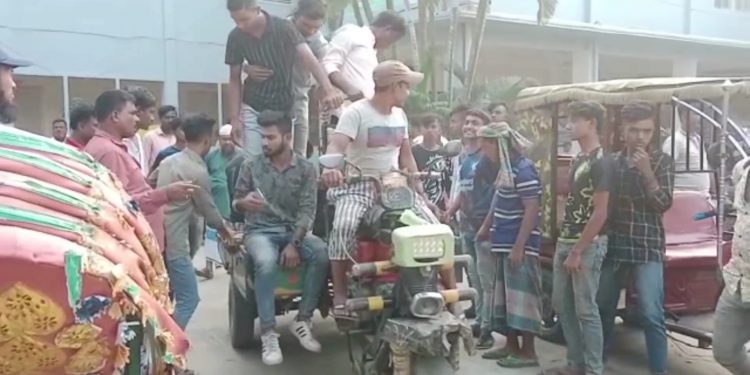 আড়াইহাজারে সড়ক দূর্ঘটনায় নিহত ২