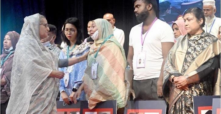 বিএনপির বর্বরতা-সবাইকে সতর্ক থাকতে হবে-প্রধানমন্ত্রী