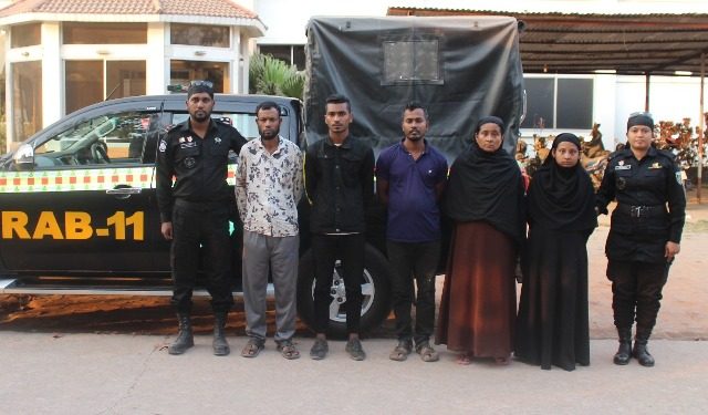 আড়াইহাজারে ৬২ কেজি গাঁজা সহ গ্রেপ্তার ৬