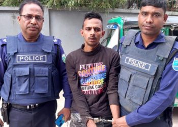 ফতুল্লায় চোরির অভিযোগে যুবককে গণপিটুনি