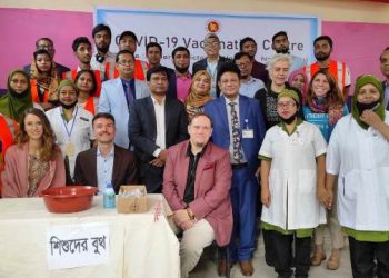 শিশুদের কোভিড-১৯ টিকা প্রদান কর্মসূচি পরিদর্শনে জার্মান প্রতিনিধি দল