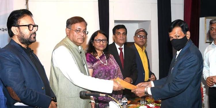 মেট্রোরেল চালু হওয়ায় দেশের সব মানুষ খুশি হলেও বিএনপি খুশি হতে পারেনি-তথ্যমন্ত্রী 