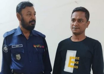 ফতুল্লায় স্ত্রীর মামলায় ত্রাস রবিন গ্রেপ্তার