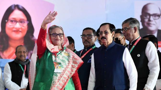 ষড়যন্ত্র মোকাবেলা করে নেতাকর্মীরা একটি উন্নত বাংলাদেশ গড়ে তুলবে-শেখ হাসিনা