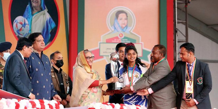 খেলোয়াড়দের ভবিষ্যতে বিশ্বকাপ খেলার জন্য প্রস্তুত হতে বললেন প্রধানমন্ত্রী