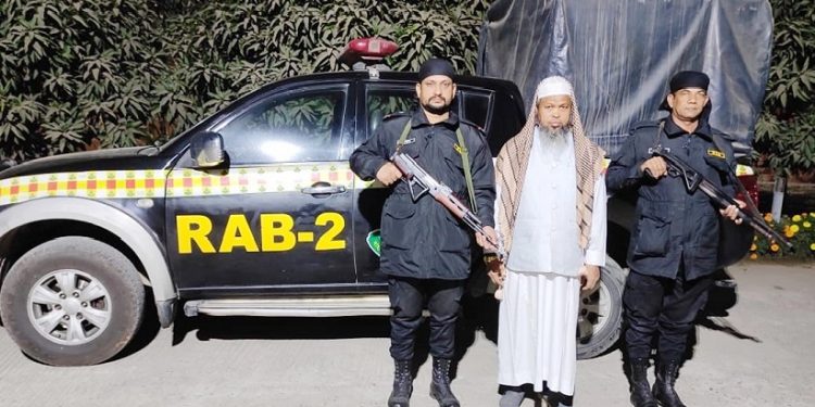 ফতুল্লায় জঙ্গি সংগঠন হিযবুত তাহরীরের শীর্ষ নেতা গ্রেপ্তার