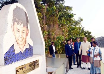 শেখ রাসেল পরিদর্শনে রাজশাহী থেকে ছুটে এলেন রাসিক মেয়র