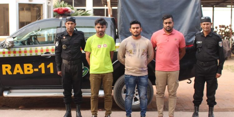 রুপগঞ্জে ৫০০ পিছ ইয়াবা সহ ৩ মাদক ব্যবসায়ী গ্রেপ্তার