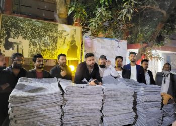 বঙ্গবন্ধুর স্বদেশ প্রত্যাবর্তন দিবসে শীতার্থদের মাঝে শীতবস্ত্র বিতরণ করেন অয়ন ওসমান