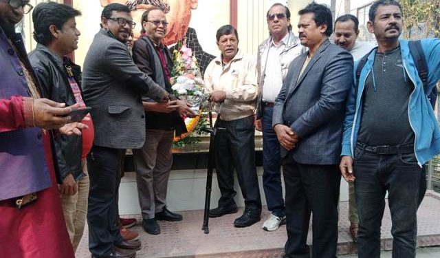 চেয়ারম্যান চন্দন শীলকে রংধনু সংসদের ফুলেল অভ্যর্থণা