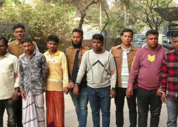 সিদ্ধিরগঞ্জে ৬ ভূয়া ডিবিকে গ্রেপ্তার করলো আসল ডিবি