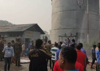 সিদ্ধিরগঞ্জে পদ্মা তেলের ডিপোতে আগুনে আহত ৭