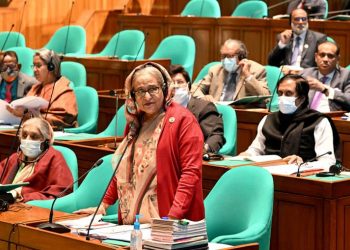 বাংলাদেশ আইএমএফ থেকে কোনো শর্ত দিয়ে ঋণ নিচ্ছে না-প্রধানমন্ত্রী