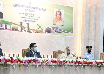 প্রয়োজনীয় প্রকল্পই গ্রহণ করতে ডিসিদের প্রধানমন্ত্রীর নির্দেশনা