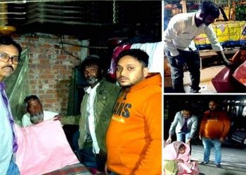 রাতের আধারে শীতার্ত অসহায় ছিন্নমূল মানুষের মাঝে কম্বল বিতরণ