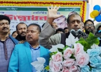 বন্দরে এক খান সাহেব এখানে চাঁদাবাজি আর লুটতরাজ চালাচ্ছেন-সেলিম ওসমান