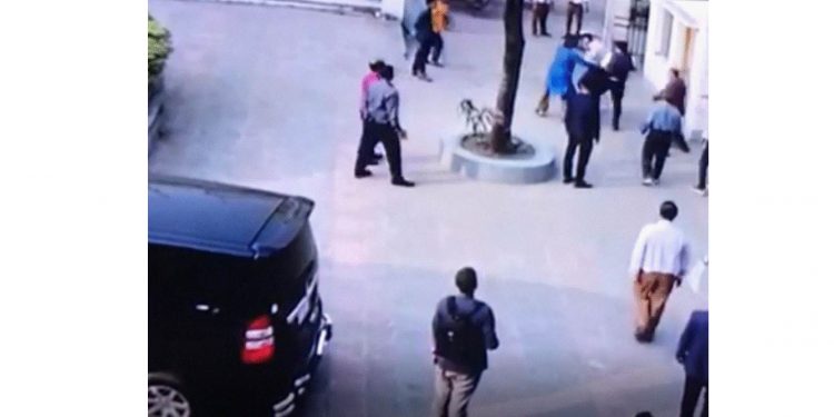 নারায়ণগঞ্জে স্বাচিপের সাধারণ সম্পাদককে মারধর