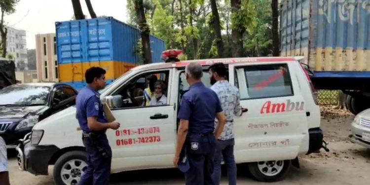 র‌্যাবের উপর দুষ্কৃতিকারীদের হামলা, বৃদ্ধ নিহত