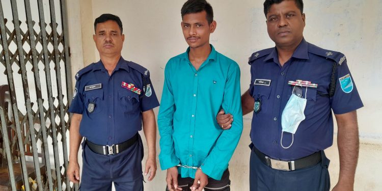 যুবককে কুপিয়ে আহত, জিমখানার টুন্ডা তানভীর গ্রেপ্তার