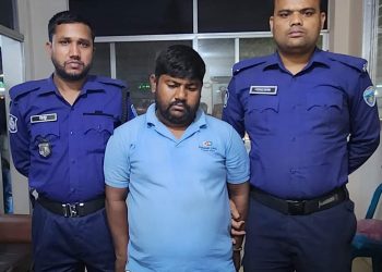 বন্দরে বাসের সিট থেকে মিললো ১০ হাজার পিছ ইয়াবা, চালক আটক