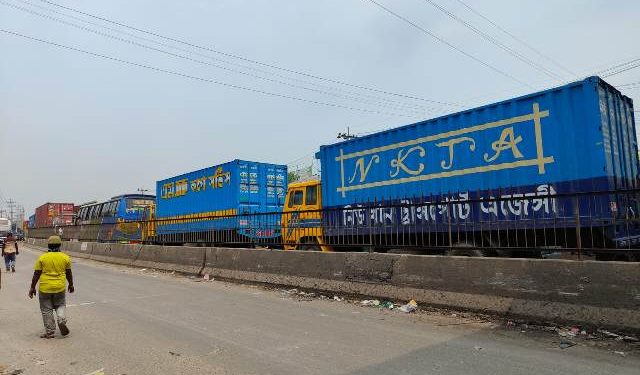 ঢাকা-চট্টগ্রাম মহাসড়ক জুড়ে তীব্র যানজট, ভোগান্তীতে সাধারণ মানুষ