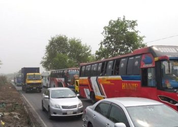 ঢাকা-চট্টগ্রাম মহাসড়কের ১৫ কিলোমিটার যানজট, যাত্রী ভোগান্তি চরমে