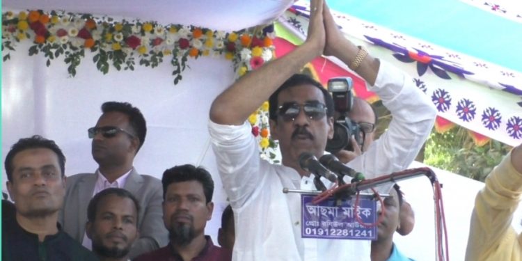 পরিচ্ছনতাকর্মীদের আইভীর “হুমকি”তে ক্ষমা চাইলেন শামীম ওসমান