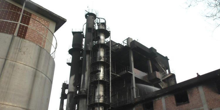 চার ঘন্টার প্রচেষ্টায় আড়াইহাজারে কেমিক্যাল ফ্যাক্টরির আগুন নিয়ন্ত্রণে