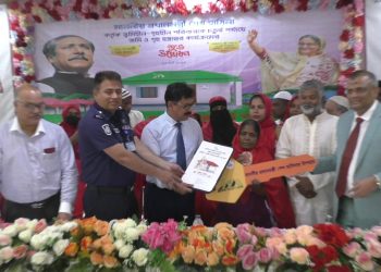 চতুর্থ পর্যায়ে নারায়ণগঞ্জের ২৫৫ টি গৃহহীন পরিবার পেলো নতুন ঘর
