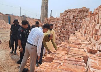 বন্দরে ৩ ইটভাটাকে ৪ লাখ টাকা জরিমানা