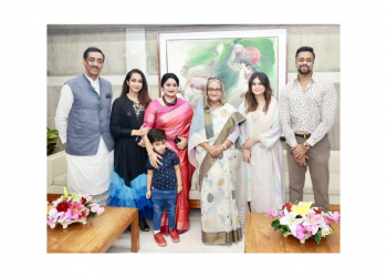 প্রধানমন্ত্রীর সাথে শামীম ওসমান পরিবারের সৌজন্য সাক্ষাৎ