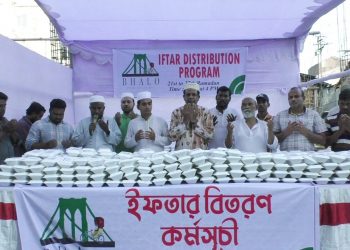 “ভালো” সংগঠনের পক্ষে ইফতার বিতরণ করলেন প্যানেল মেয়র বাবু