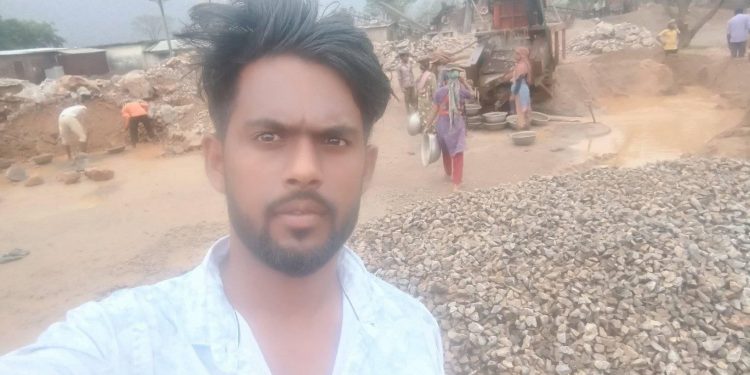 বন্দরে প্রকাশ্যে যুবককে কুপিয়ে হত্যা, আটক ১