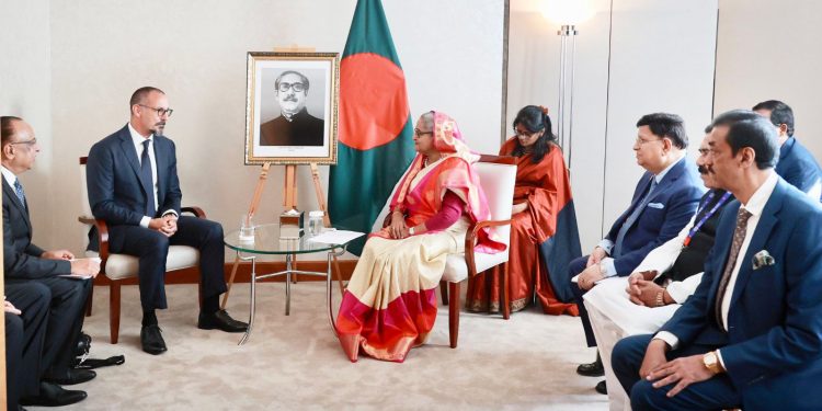 প্রাণোচ্ছ্বল শামীম ওসমান জেনেভায় প্রিন্স আগা খানের সাথে প্রধানমন্ত্রীর সাক্ষাৎ