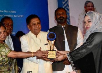 রাষ্ট্রীয় সম্মাননা হিসেবে ‘ডেইরি আইকন’ পুরস্কার পেলো না’গঞ্জের তাহমিনা ডেইরি ফার্ম