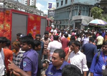 নারায়ণগঞ্জে ভয়াবহ সড়ক দূর্ঘটনায় মৃত্যু ৩