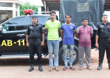 রুপগঞ্জে ৩২ কেজি গাঁজা সহ গ্রেপ্তার ৩