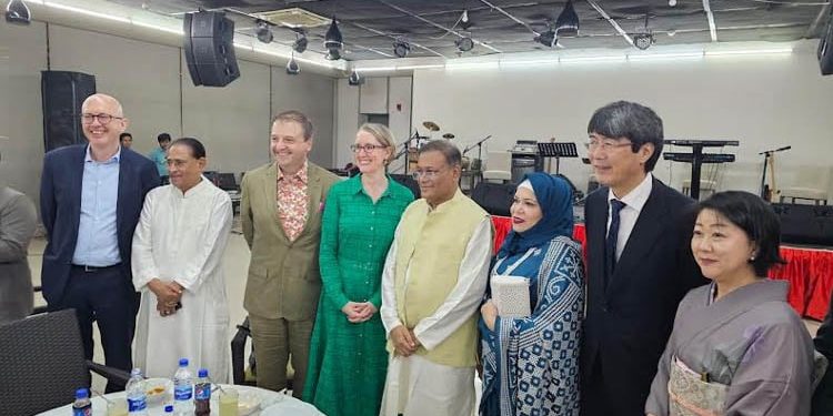 রাজনীতিক, কূটনীতিক, সংস্কৃতিব্যক্তিত্বদের সম্মানে তথ্যমন্ত্রীর সাংস্কৃতিক সন্ধ্যা