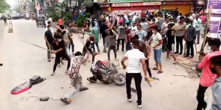 মহানগর বিএনপির কর্মসূচিতে সংঘর্ষে সাংবাদিক সহ আহত ১৫