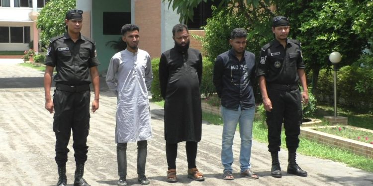 ফতুল্লায় মানিক হত্যা মামলার ৩ আসামী গ্রেপ্তার