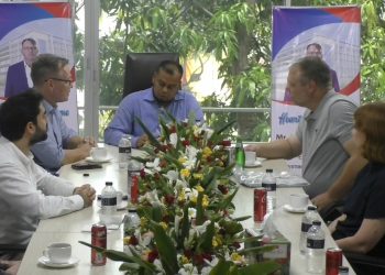 নারায়ণগঞ্জের পোশাক কারখানা পরিদর্শনে ডেনমার্কের প্রতিনিধি দল