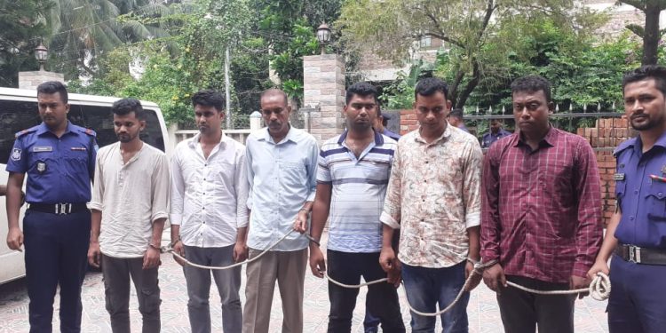 সোনারগায়ে ডিবি পরিচয়ে ডাকাতির সময় গ্রেপ্তার ৬