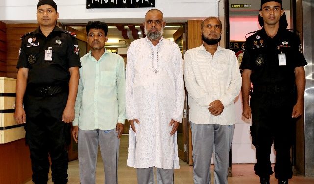 আড়াইহাজারের ২২ যুবক মিয়ানমারে পাচারের ঘটনায় দালাল চক্রের ৩ জন গ্রেপ্তার