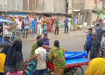 বিসিকে শাহ সিমেন্টের গাড়ির চাপায় মিশুক চালক নিহত ও আহত ৩