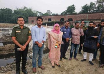 আড়াইহাজারে পরিবেশ দূষণের অভিযোগে টাইলস কেমিক্যাল ফ্যাক্টরীকে জরিমানা