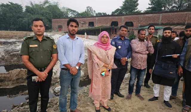 আড়াইহাজারে পরিবেশ দূষণের অভিযোগে টাইলস কেমিক্যাল ফ্যাক্টরীকে জরিমানা