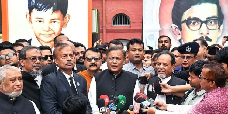 দলের পদধারী স্বতন্ত্র প্রার্থীদের অবশ্যই দলীয় শৃঙ্খলা মাথায় রাখতে হবে-তথ্যমন্ত্রী