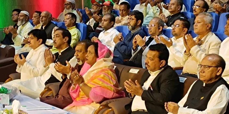 প্রধানমন্ত্রীর উন্নয়ন প্রকল্পে নগর ভবনে আইভী শামীম একসাথে