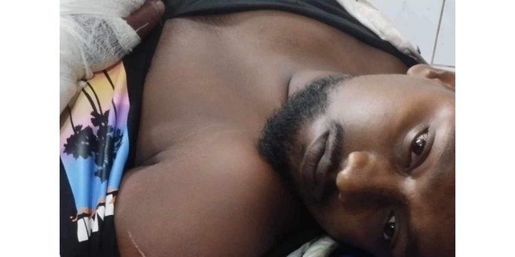 বন্দরে মাদক ব্যবসায় বাধা দেওয়ায় যুবককে কুপিয়ে আহত