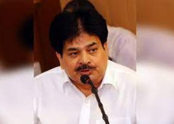 বিশাল মিছিল নিয়ে মনোনয়ন জমা, এমপি খোকাকে শোকজ নির্বাচন কমিশনের